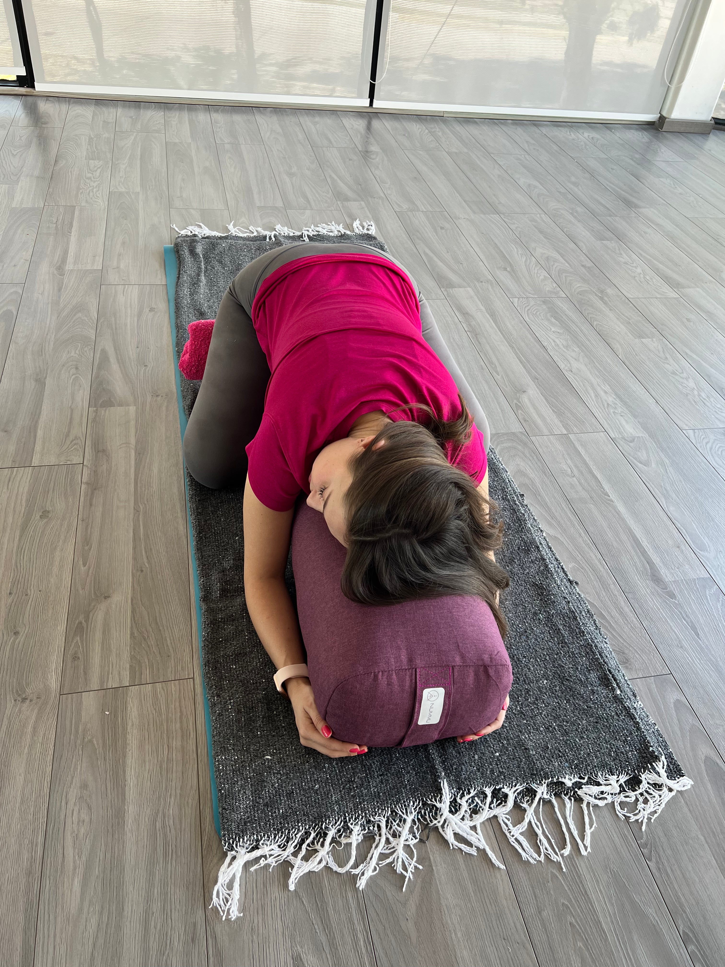 Bolster o Cojín Nummu para practica de Yoga o meditación